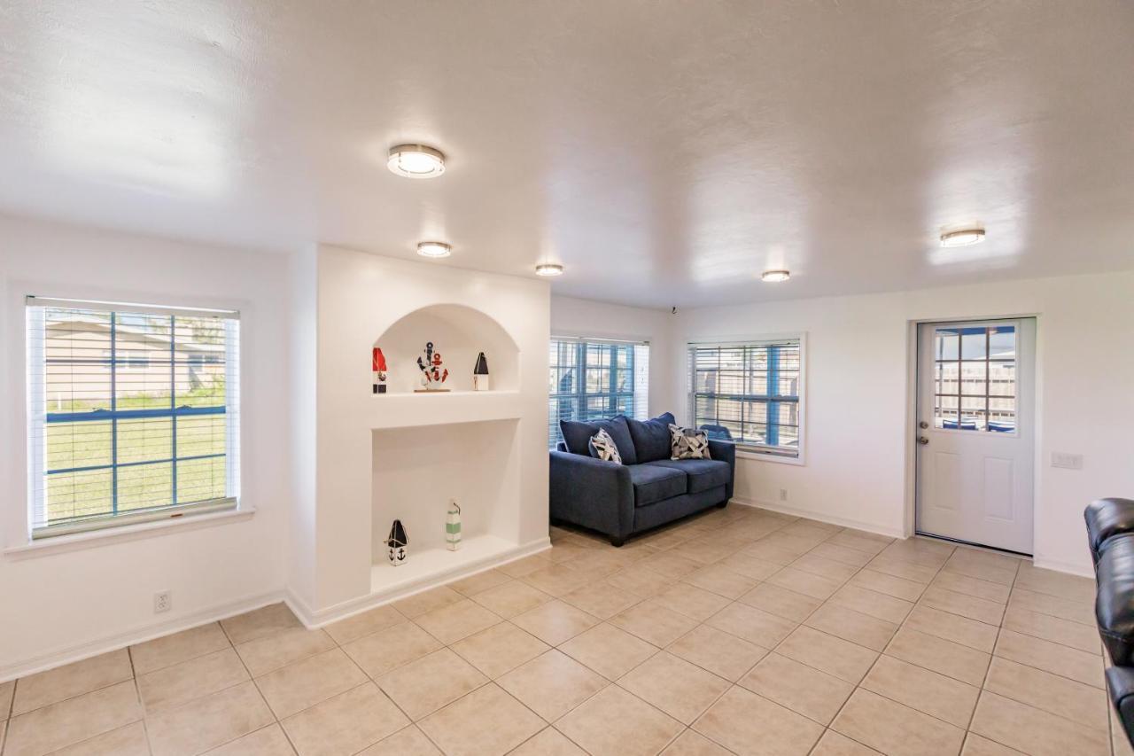 New! Dock Canal Family Home W/Pool & Gulf Access! North Fort Myers Εξωτερικό φωτογραφία