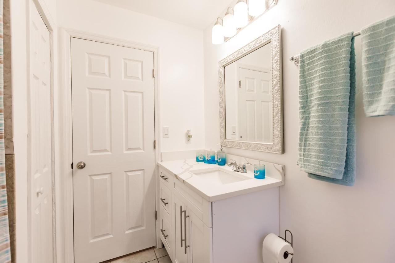 New! Dock Canal Family Home W/Pool & Gulf Access! North Fort Myers Εξωτερικό φωτογραφία