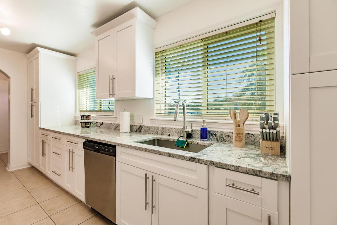 New! Dock Canal Family Home W/Pool & Gulf Access! North Fort Myers Εξωτερικό φωτογραφία