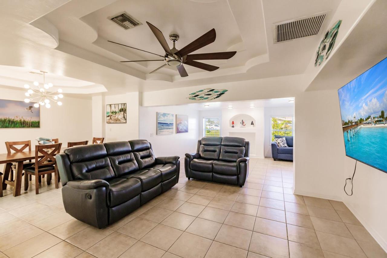 New! Dock Canal Family Home W/Pool & Gulf Access! North Fort Myers Εξωτερικό φωτογραφία
