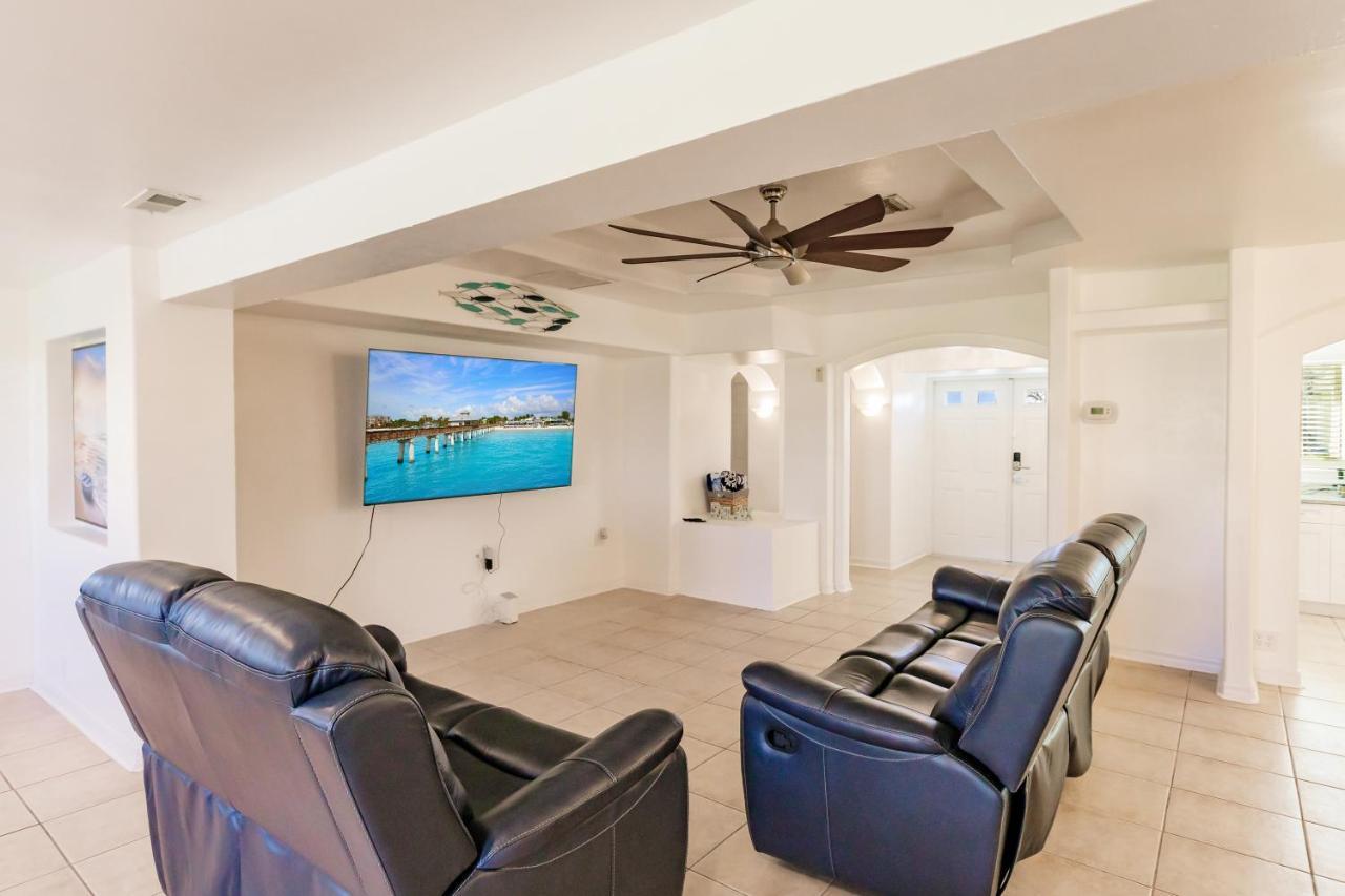New! Dock Canal Family Home W/Pool & Gulf Access! North Fort Myers Εξωτερικό φωτογραφία