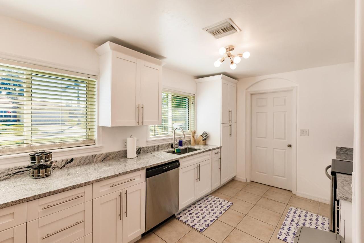 New! Dock Canal Family Home W/Pool & Gulf Access! North Fort Myers Εξωτερικό φωτογραφία